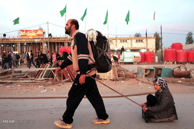 Massive march for Arbaeen Hosseini - 4