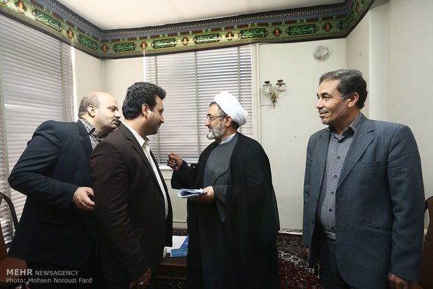 دیدار رئیس مجلس با اعضای هیأت مدیره تعاونی مصرف فرهنگیان استان قم