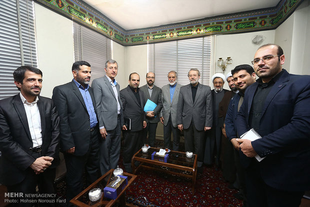 رئیس مجلس شورای اسلامی با هیات مدیره دانشگاه پیام نور استان قم 