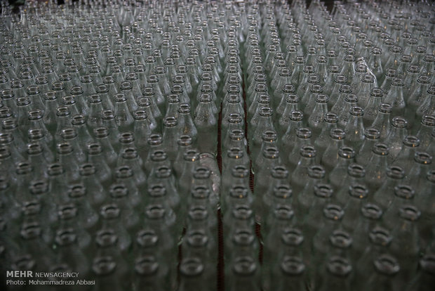 President Rouhani at Mina Glass Factory 