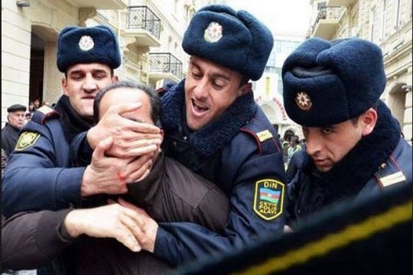 Azerbaycan Cumhuriyeti Nardaran'da 32 kişi göz altına alındı Azerbaycan Cumhuriyeti Nardaran'da 32 kişi göz altına alındı