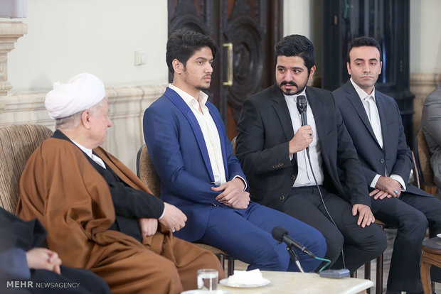 دیدار جمعی از اعضای شورای مرکزی حزب مردمی اصلاحات ایران اسلامی با آیت الله هاشمی رفسنجانی