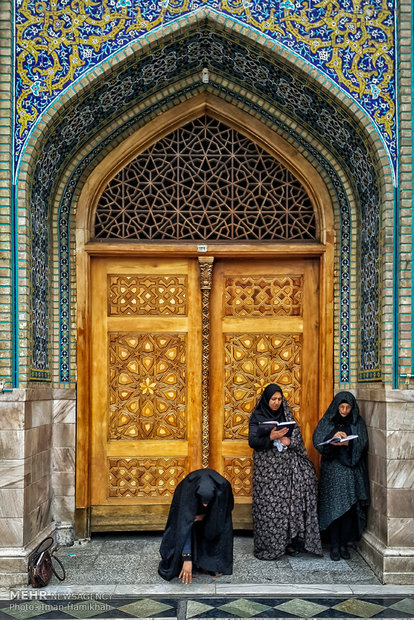 زائران حرم مطهر رضوی