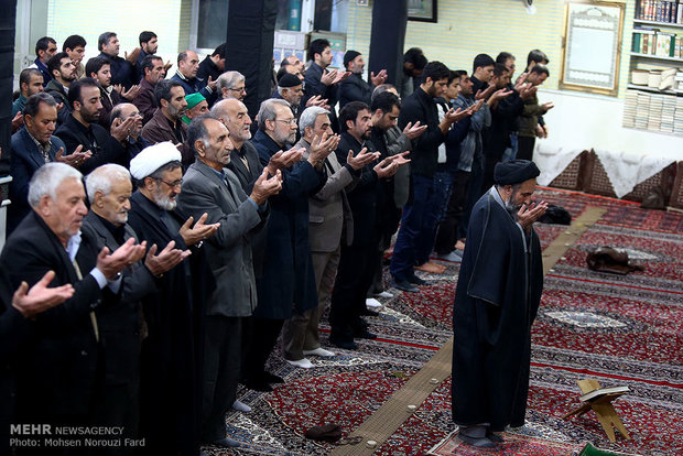 حضور علی لاریجانی رئیس مجلس شورای اسلامی در مراسم عزاداری مسجد حضرت علی‌اصغر(ع) قم
