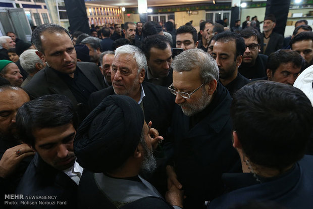 حضور علی لاریجانی رئیس مجلس شورای اسلامی در مراسم عزاداری مسجد حضرت علی‌اصغر(ع) قم