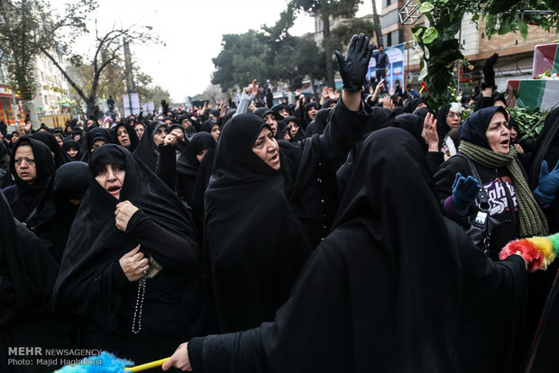 تشییع پیکر هشت شهید گمنام دفاع مقدس