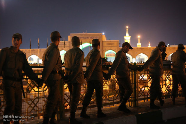 مراسم شام غریبان امام رضا(ع) در حرم رضوی