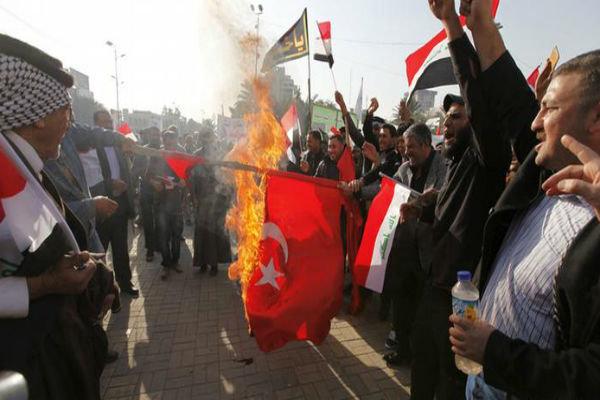 Bağdat'ta 'Türkiye, askerini geri çeksin' protestosu Bağdat'ta 'Türkiye, askerini geri çeksin' protestosu