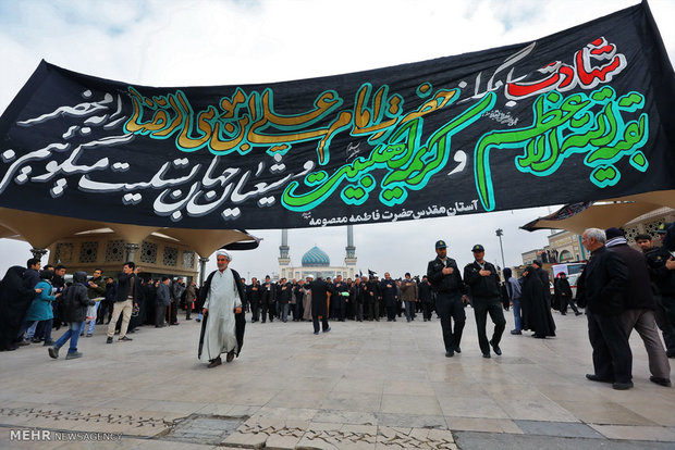 Kutsal Meşhet kentinde İmam Rıza(a.s)'in yas törenleri