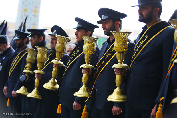 Kutsal Meşhet kentinde İmam Rıza(a.s)'in yas törenleri