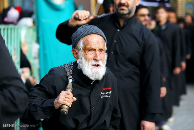 Kutsal Meşhet kentinde İmam Rıza(a.s)'in yas törenleri