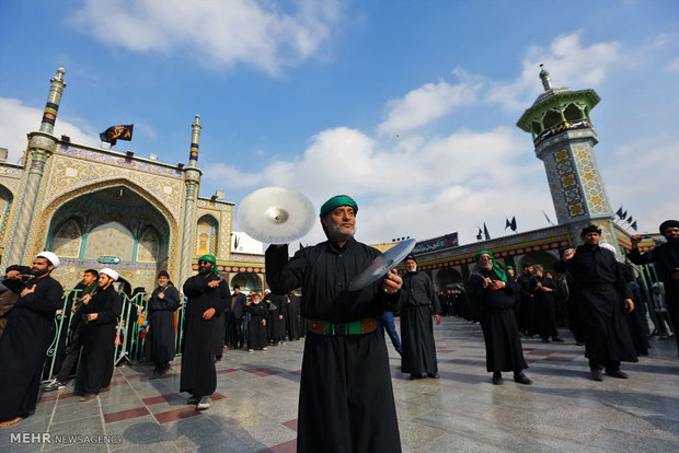 Kutsal Meşhet kentinde İmam Rıza(a.s)'in yas törenleri