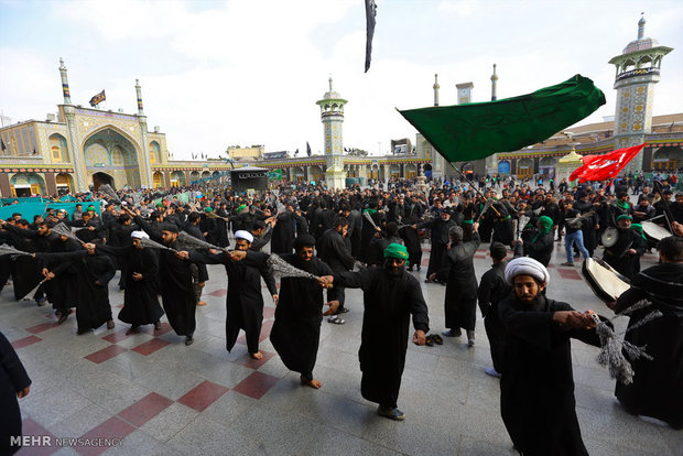 Kutsal Meşhet kentinde İmam Rıza(a.s)'in yas törenleri