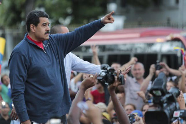 «مادورو» درباره ابعاد بحران ناشی از جنگ قدرت هشدار داد 