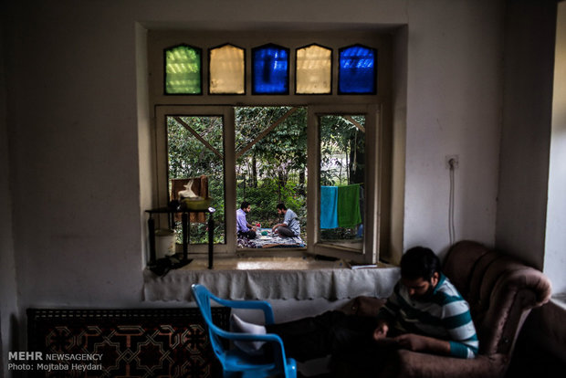 تربية العلق في مدينة فومن شمال ايران