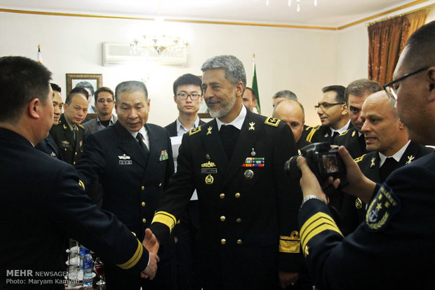 دیدار هیات نظامی چینی با دریادار سیاری