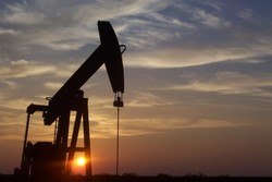 میزان تولید نفت آمریکا به ۱۲.۶ میلیون بشکه رسید/رکوردشکنی ادامه دارد