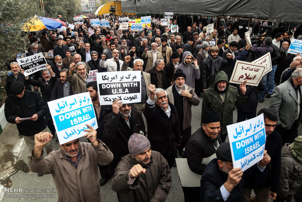 راهپیمایی اعتراض آمیز نمازگزاران مردم تهران در حمایت از شیعیان نیجریه
