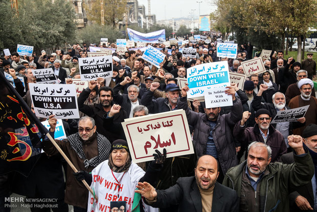 راهپیمایی اعتراض آمیز نمازگزاران مردم تهران در حمایت از شیعیان نیجریه