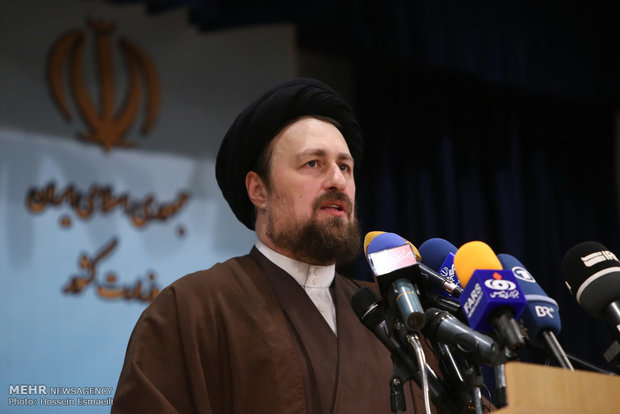 امام خمینی (ره) همه هویت جمهوری اسلامی است