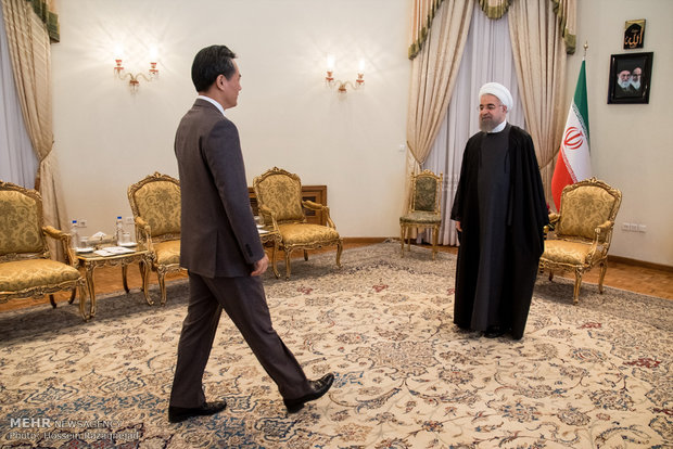 Foreign ambassadors submit credentials to Pres. Rouhani