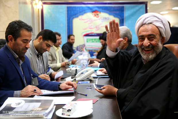 پنجمین روز ثبت نام داوطلبان مجالس خبرگان رهبری و شورای اسلامی