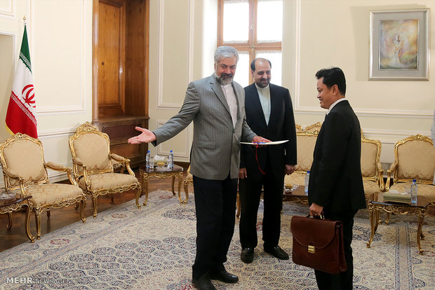 New ambassadors submit credentials to deputy FM