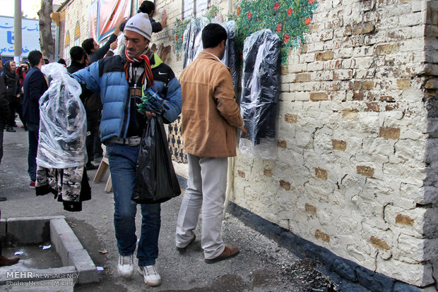 دیوار مهربانی در کرمانشاه