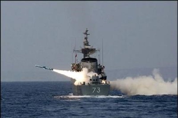 Bab'ül Mendep'te İran tankeri korsanlardan kurtuldu Bab'ül Mendep'te İran tankeri korsanlardan kurtuldu