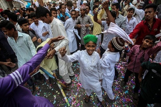 VIDEO: Muslims in India celebrate Prophet's birthday 