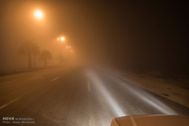 فیلمی از مه گرفتگی در محور قادرآباد فارس