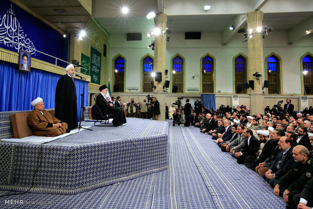 Leader receives participants of Intl. Islamic Unity Confab