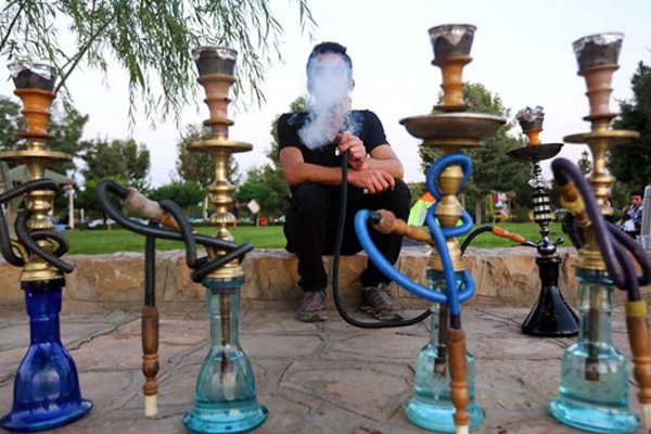 برخورد با عرضه کنندگان مواد دخانی تقلبی و قاچاق برخورد با عرضه کنندگان مواد دخانی تقلبی و قاچاق