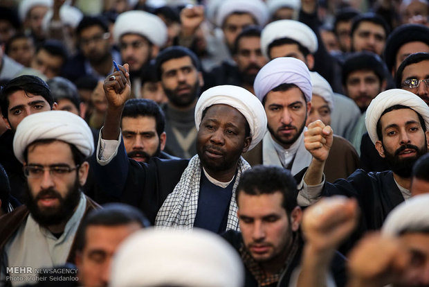 Qom, Hamedan protest to Sheikh Nimr's execution