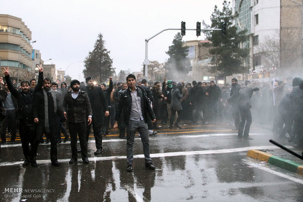 Iranians protest to Sheikh Nimr’s execution in Mashhad