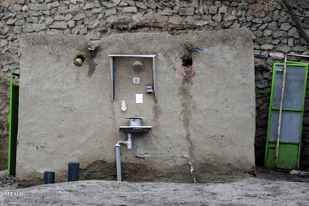 سرویس بهداشتی یکی از منازل در روستای دویدوخ شهرستان رازوجرگلان استان خراسان شمالی