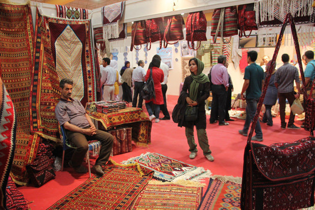 نمایشگاه های صنایع دستی طی دهه فجر در کرمانشاه برپا می شود