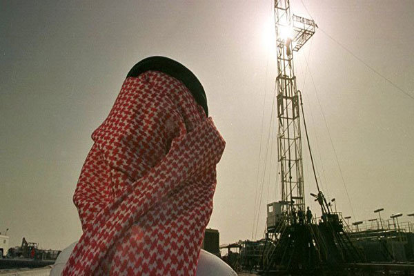 ناخرسندی عربستان از اعطای معافیتهای تحریمی به ۸ مشتری نفت ایران
