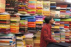 چهار هزار و ۹۱۰ ثوب پوشاک قاچاق در زنجان کشف و ضبط شد