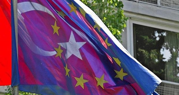 الرئيس الفرنسي: إلغاء التأشيرات للمواطنين الأتراك بعد تنفيذ 72 شرطا
