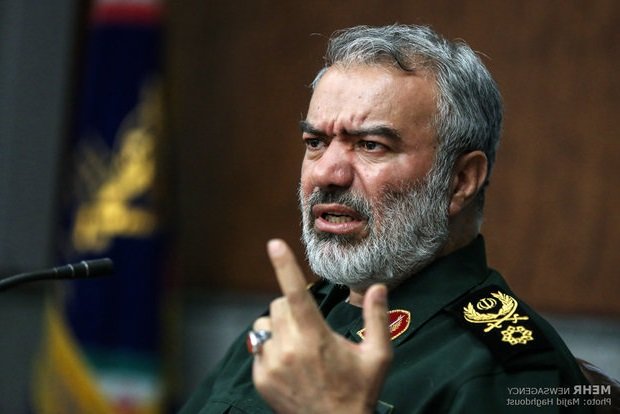 الاميرال فدوي : اعداء ايران غير قادرین على مواجهة جبهة الحق