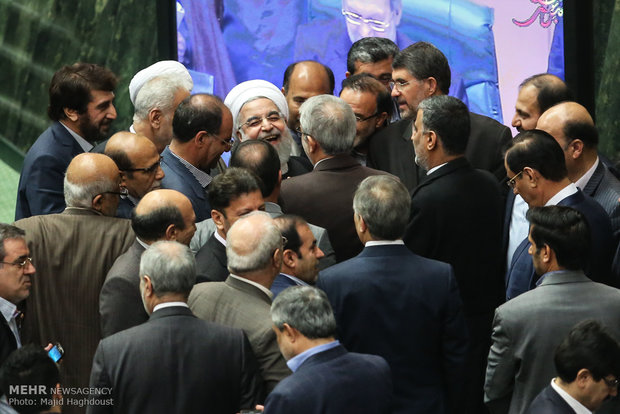 تقدیم لایحه بودجه ۹۵ به مجلس شورای اسلامی