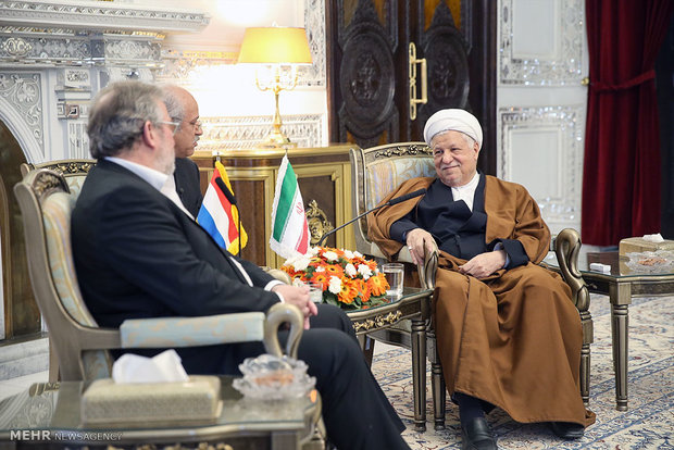 Rafsanjani meets Luxembourgian official 