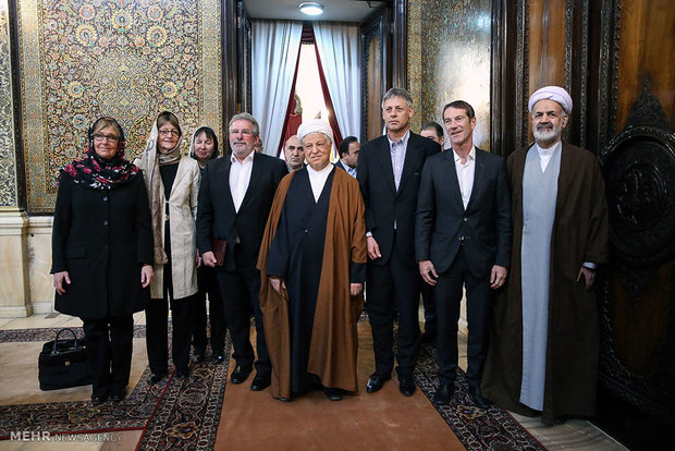 Rafsanjani meets Luxembourgian official 