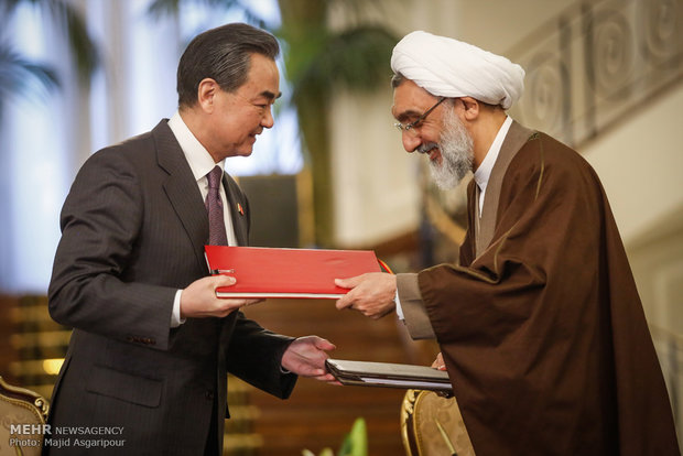 Iran, China sign 17 MoUs