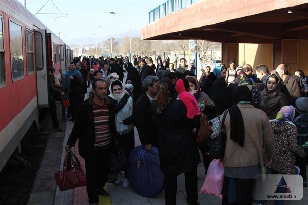 ورود بیش از ۱۶۰۰ مسافر به منطقه آزاد ارس از طریق قطار چارتر
