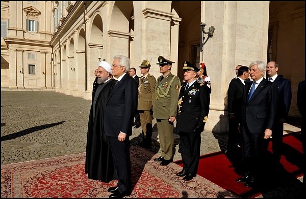 Ruhani İtalya’da resmi törenle karşılandı