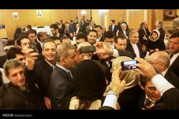 Pres. Rouhani meets Iranians in Italy