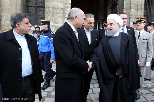 Ruhani'nin Paris'te resmi törenle karşılanması