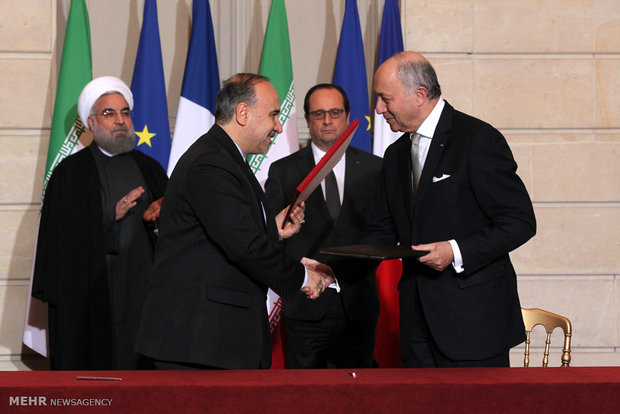 التوقيع على وثائق التعاون بين ايران وفرنسا